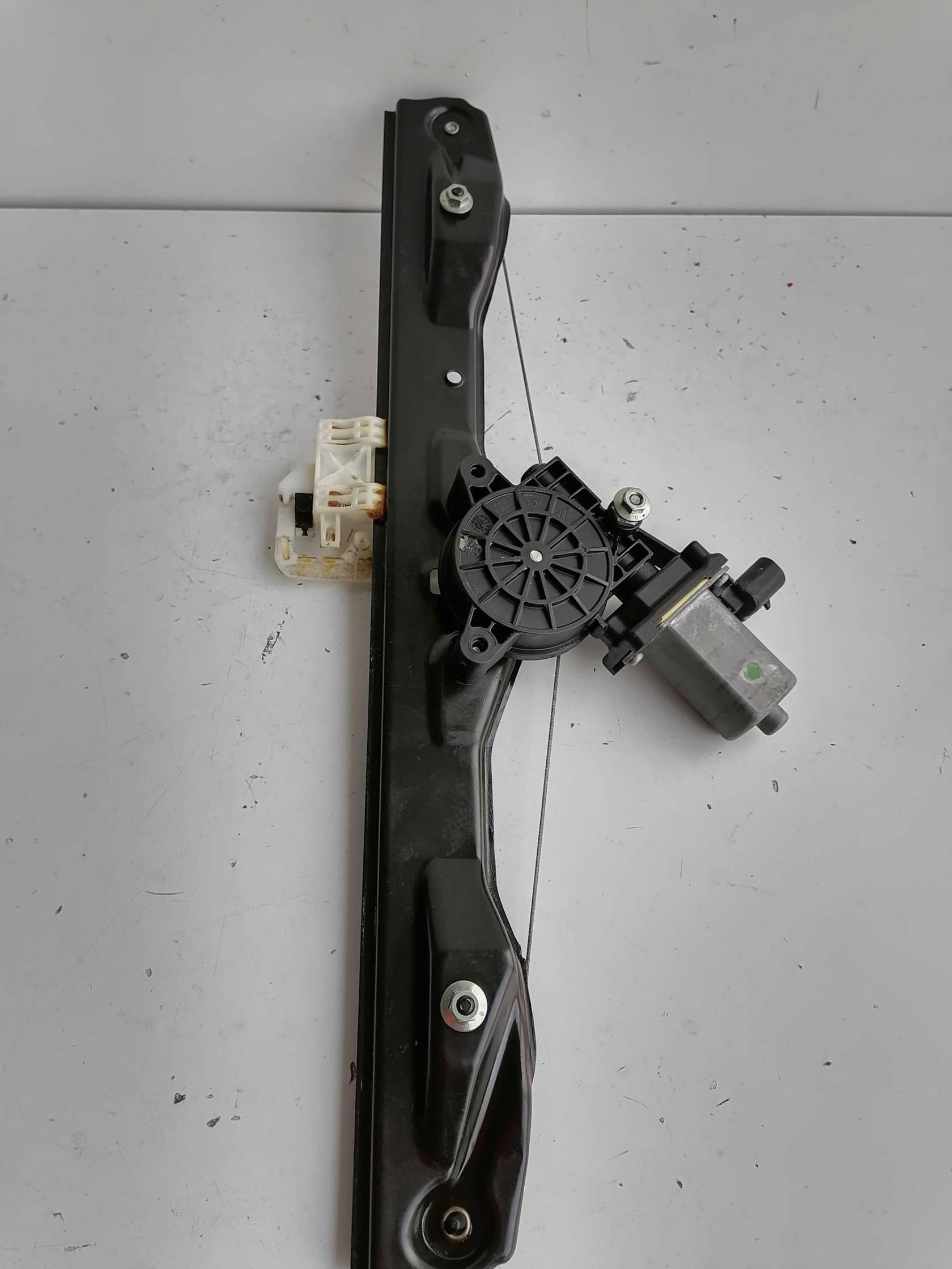 Alzacristallo elettr. porta ant. con motorino dx.